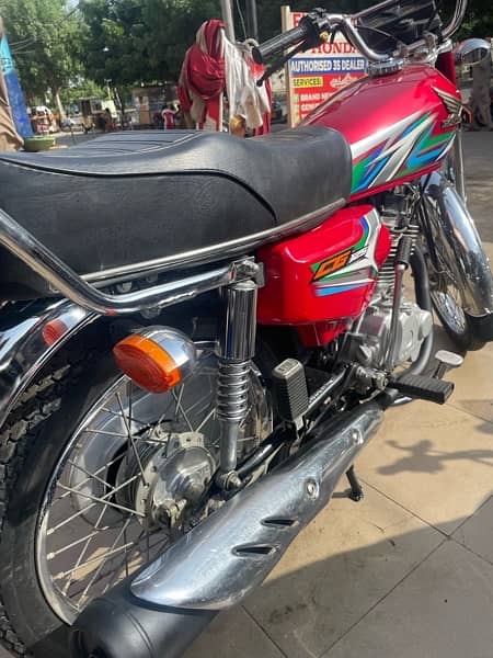 honda 125 red colour 2