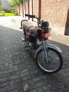 Honda CD 70 in red colour