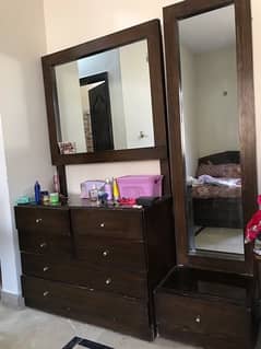 Dressing and side mirror table set for Rs 30k