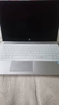 HP Pavilion Corei7 7th 4gb graphic card