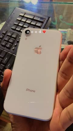 IPhone XR “ 64GB “ factory unlock “ No pta “ 2 mouth E_SIM working