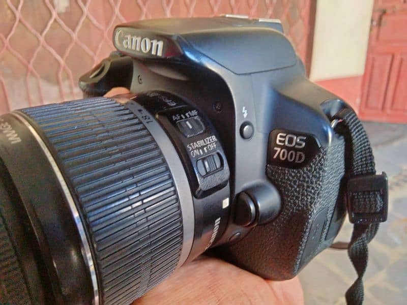 Canan 700D For Sale With Bag 2 Batterys 18-55 Lens 3