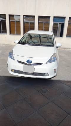 Toyota Prius Alpha 2011