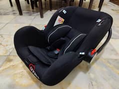 Baby Carry Cot / Baby Car Seat / Kids Essentials