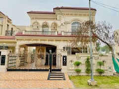 10 Marla House Available For Sale In Air Avenue Lahore