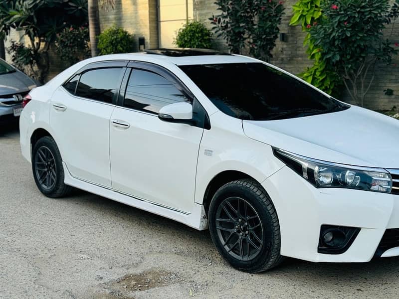 Toyota Altis Grande 2015 1