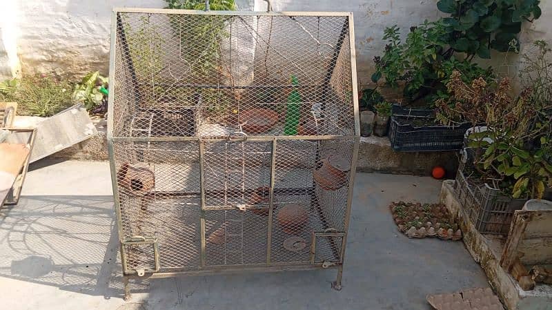 Parrots cage for sale in wah cantt 16 area. 3