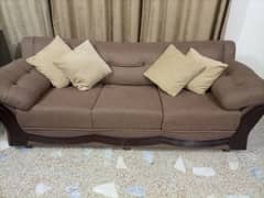 5 Seater Sofa Set in New Condition