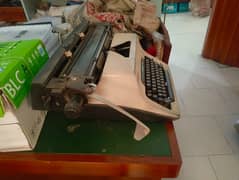 Olympia SG3 Manual Office Typewriter 1972