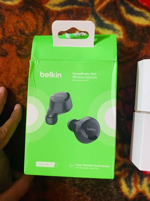 belkin soundform BOLT ear buds 8