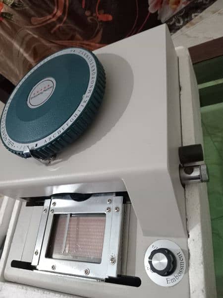 Embossing card machine good condition 2