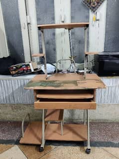 Computer Table Available in Reasonable Price