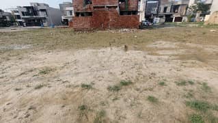 On Easy Installment Plan 5 Marla Near To Park Residential Plot Available For Sale in Woods Block 0