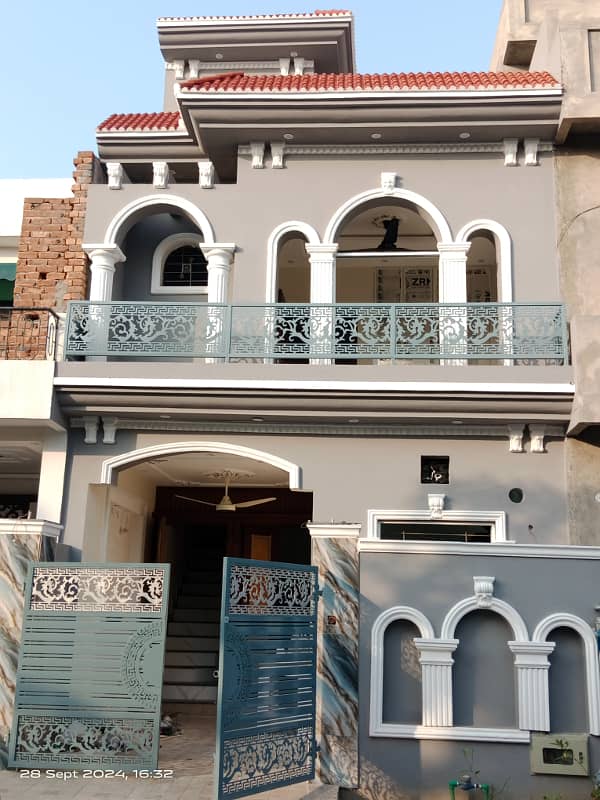 Brand New House For Sale In  Dream Gardens  Phase 1, Lahore. 18