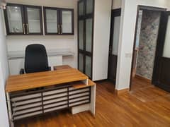 VIP LAVISH FURNISHED OFFICE FOR RENT WITH LIFT GLASS ELEVATION WITH EXCTIVE CHAMBER MAN ROAD FACING FRONT ENTRANCE RENT ALMOST FINAL NOTE 1 MONTH COMMISSION RENT SERVICE CHARGES MUST ko