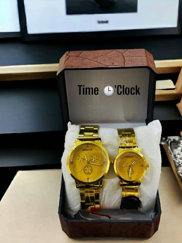 COUPLE ANALOGUE WATCH 2