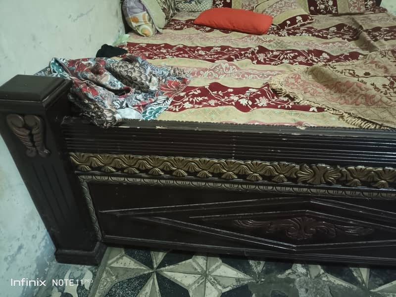 King bed for sell 03332444000 4