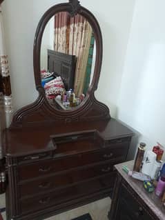 dressing table