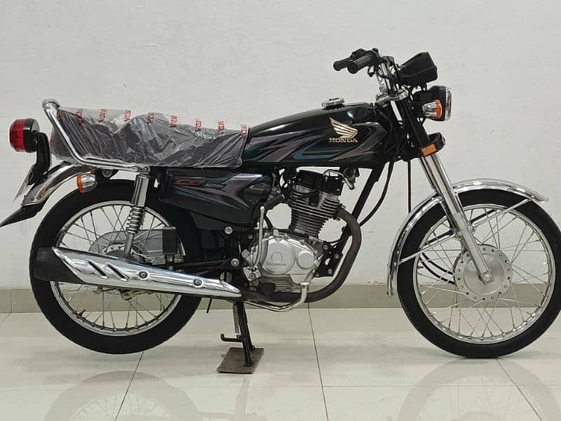 Honda CG 125 2023 Model 3