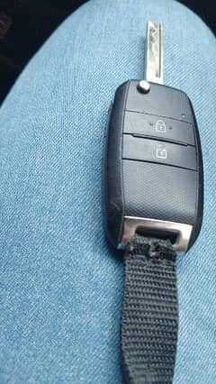 KIA Picanto 2 button orignal remote for urjent sale