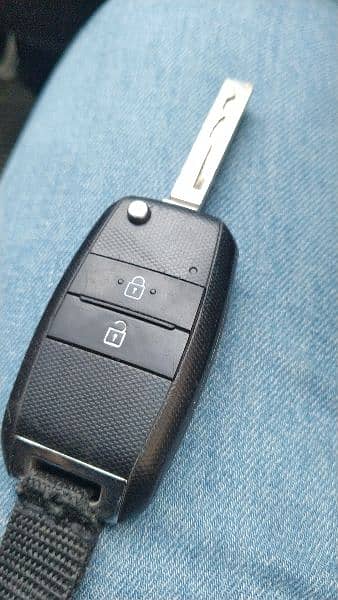 KIA Picanto 2 button orignal remote for urjent sale 1