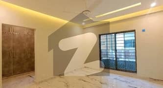 In Askari 11 - Sector D 10 Marla Flat For sale