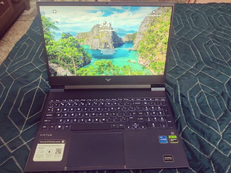 Gaming laptop and accessories for sale 2