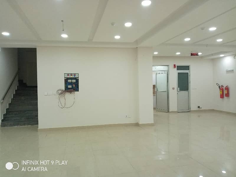 Defence Service Estate Offer's 18 Marla Commercial 3rd Floor with Elevator Available at Excellent Location 18