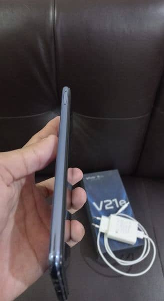 Vivo v21e 4