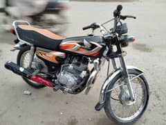 honda 125 2022 modal in one hand use