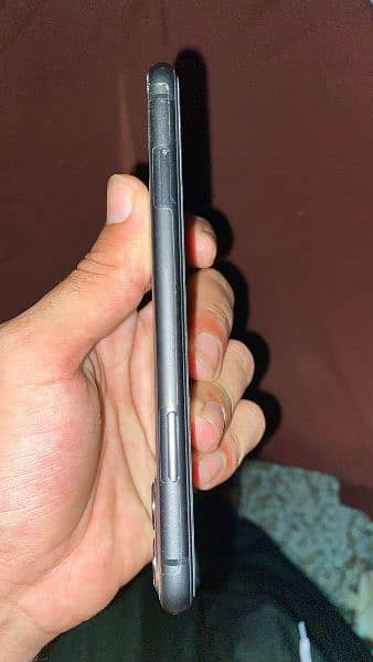 Iphone 11 Non PTA 64Gb lush condition. 1