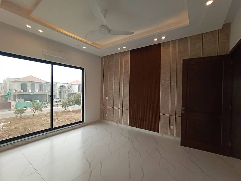 10 Marla Fully Renovated Bungalow On Top Location For Sale in DHA Phase 3 Lahore 19