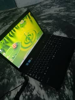 sony corei3 big screen size labtop veey good conditions