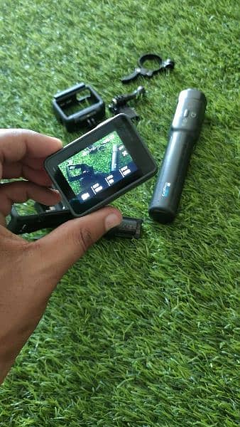 Go pro hero 6 with gimble and accessories 2