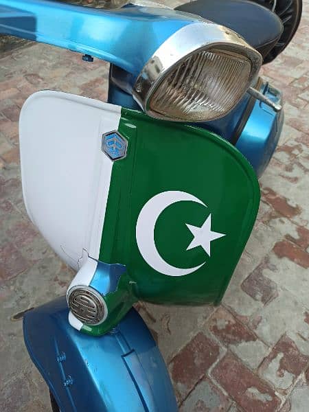 Vespa Scooter 6