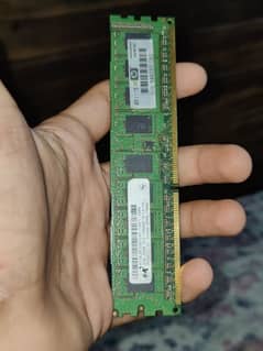 DDR 3 - 2 GB RAM