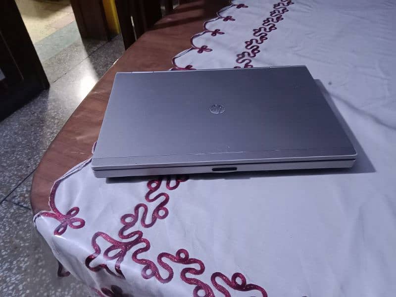 HP elitebook 8460 Core i5 2nd Gen 128ssd, Nice condition, A+ 8