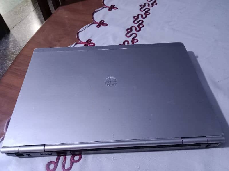 HP elitebook 8460 Core i5 2nd Gen 128ssd, Nice condition, A+ 9