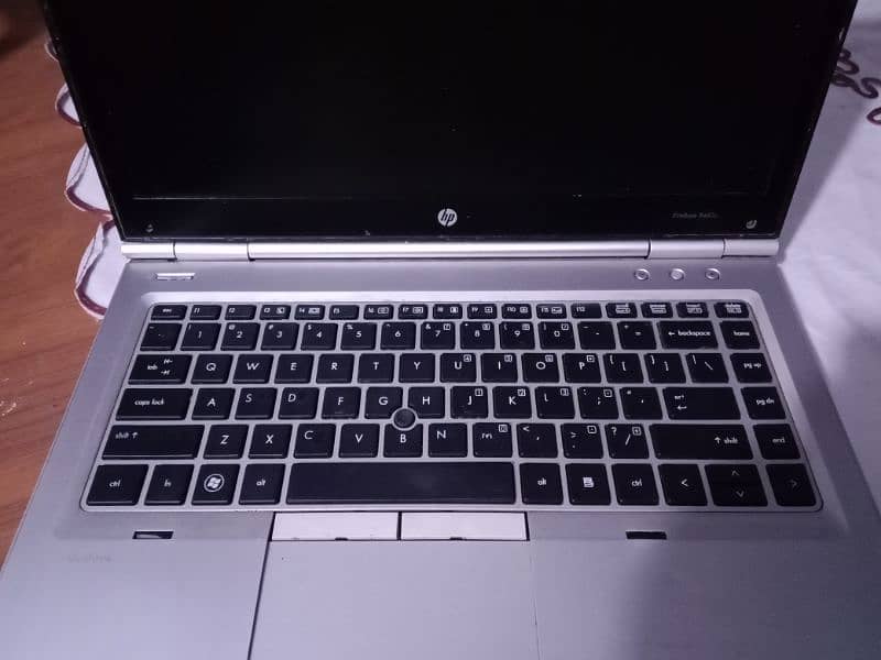 HP elitebook 8460 Core i5 2nd Gen 128ssd, Nice condition, A+ 12