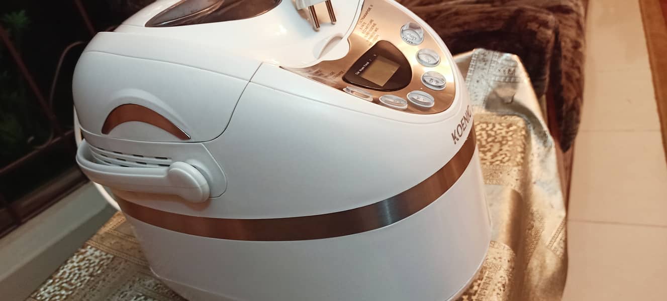 KNEADING / BREAD MAKER 1