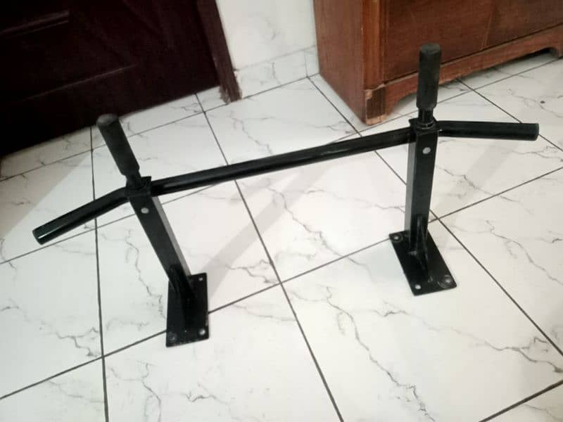 Heavy Gauge Steel Pull-Up Bar in Brand New Condition 0