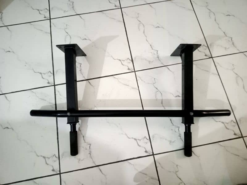 Heavy Gauge Steel Pull-Up Bar in Brand New Condition 2