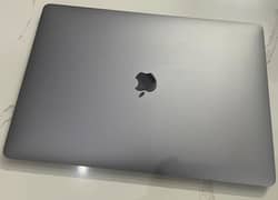 MacBook Pro 2017 - 2.8Ghz Quad Core i7 - 16GB - 500GB