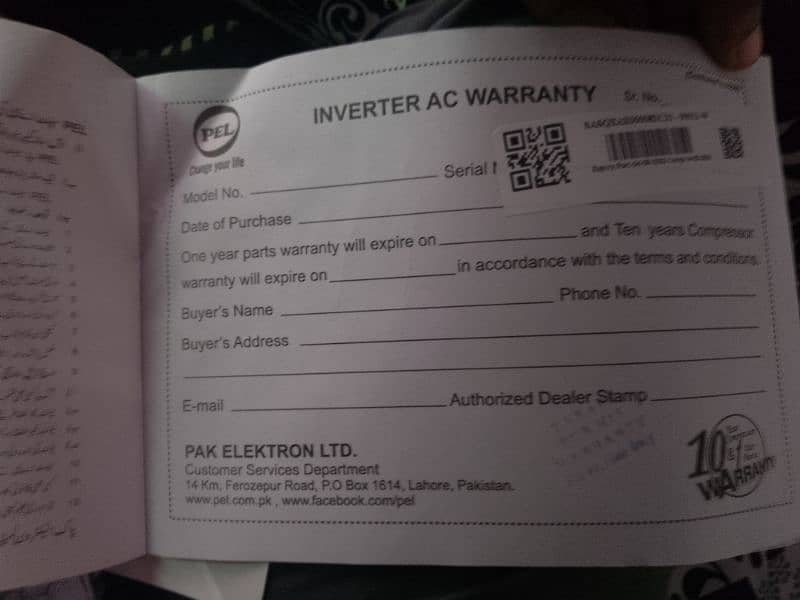 new condition AC 1ton pel DC inverter 10by 10 condition hai 4