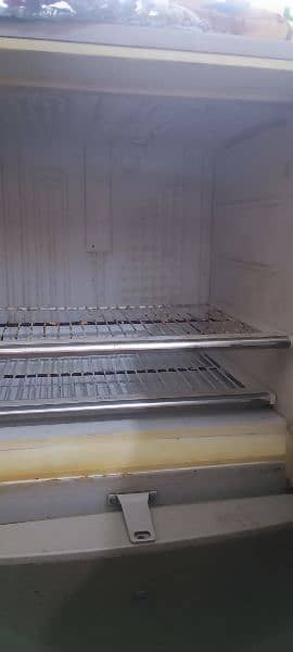 Dawlance medium size refrigerator 1