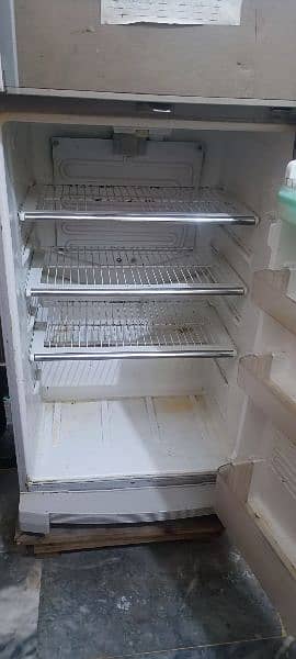 Dawlance medium size refrigerator 2