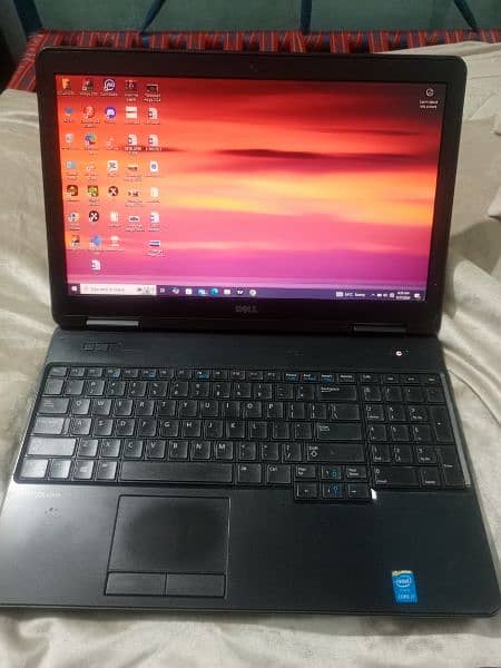 Dell latitude E5540 0