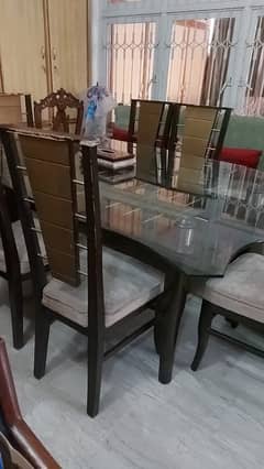 BEST CONDITION DINING TABLE WITH 6 CHAIRS ALL WOODEN