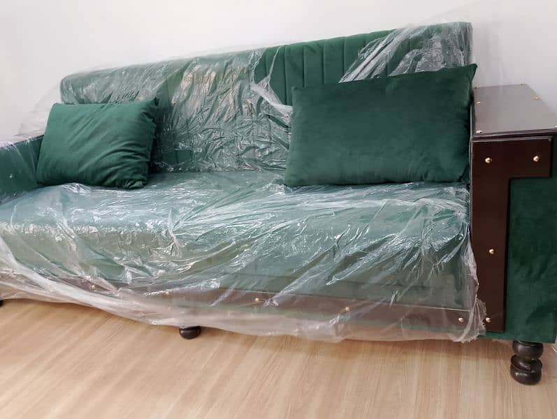 sofa cumbed& 2 big pillows supreme foam 1