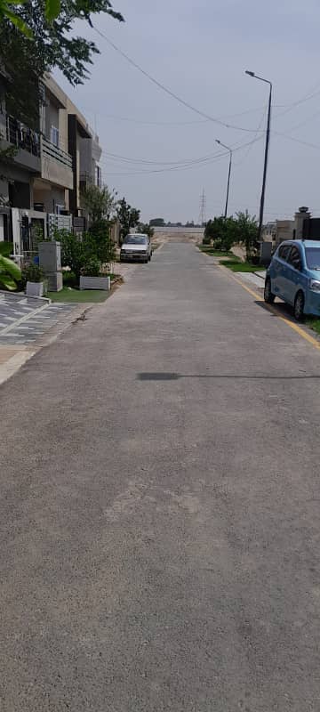 10 Marla Residential Possession Plot For Sale As Per Your Budget For Construction Or Investment In Prk View City Lahore 3